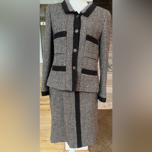 CHANEL Jackets & Blazers - CHANEL Brown and Cream Wool Tweed Boucle Skirt Suit- French Size 40/ US 8